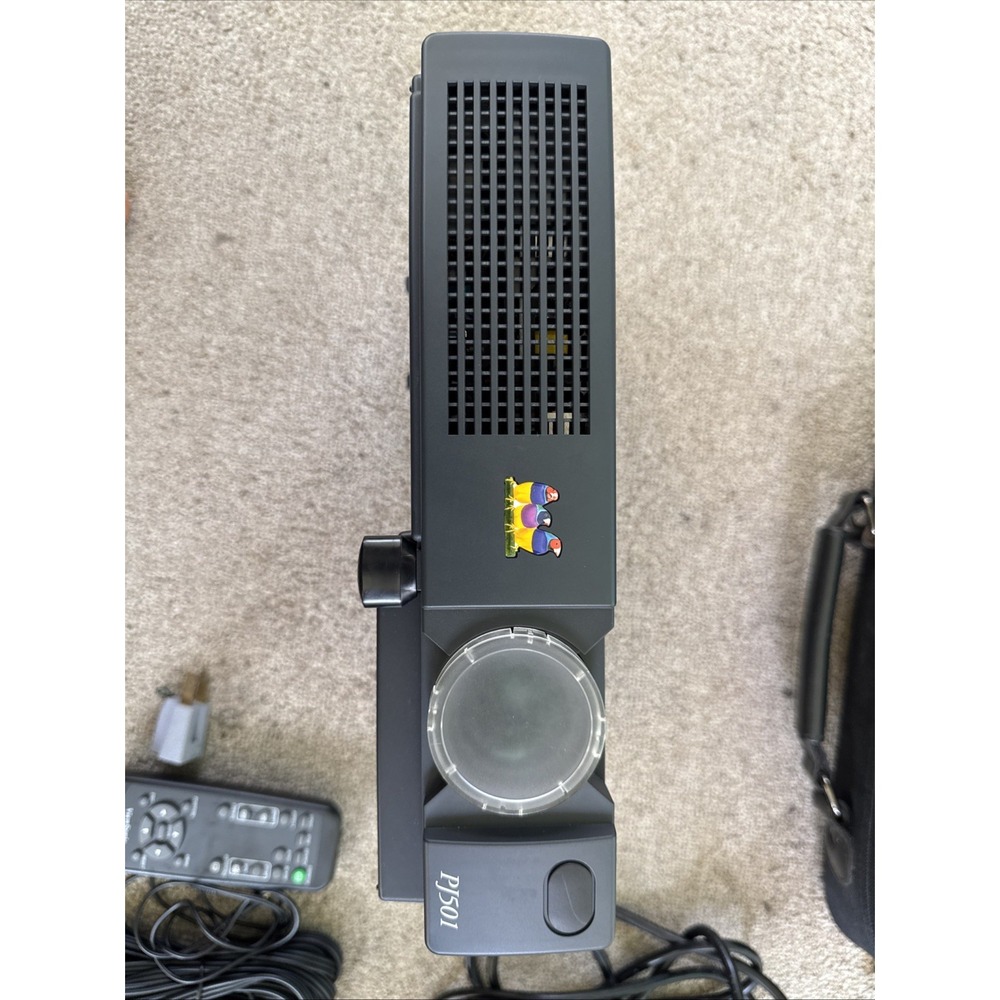 ViewSonic PJ501 3 Panel LCD Digital Multimedia Projector VPROJ25048-1W With Case - Picture 4 of 16